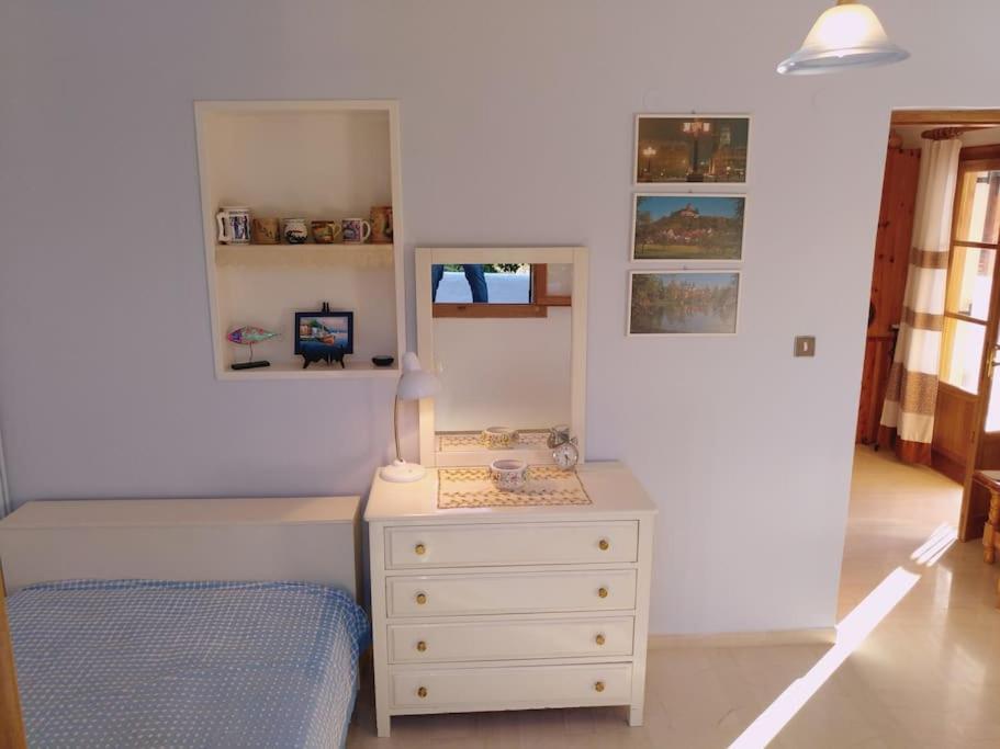 Explore Aegina Island 수발라 외부 사진